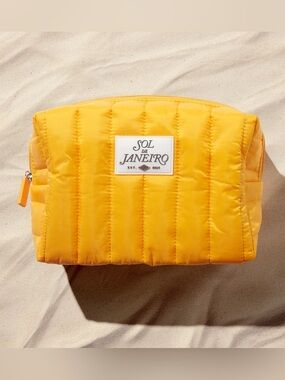 NWOT Sol de Janeiro bag